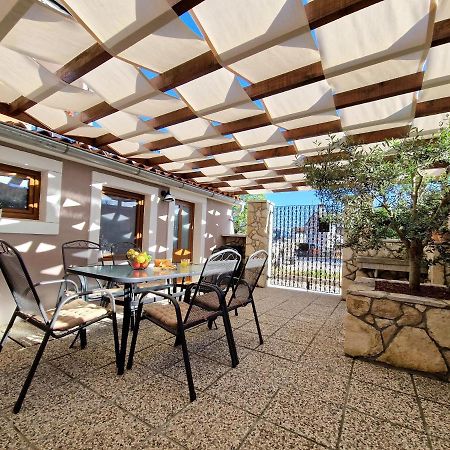 House Margerita Villa พูลา ภายนอก รูปภาพ